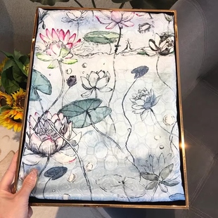 中国风荷花印花大方巾真丝桑蚕丝围巾披肩男女通用高档送礼夏季