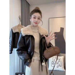 秋冬新款大翻领加绒皮衣短外套女保暖时尚减龄酷飒机车PU皮夹克潮