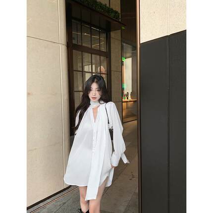 白色v领飘带衬衫女早秋季薄款长袖防晒衬衣设计感小众中长款上衣