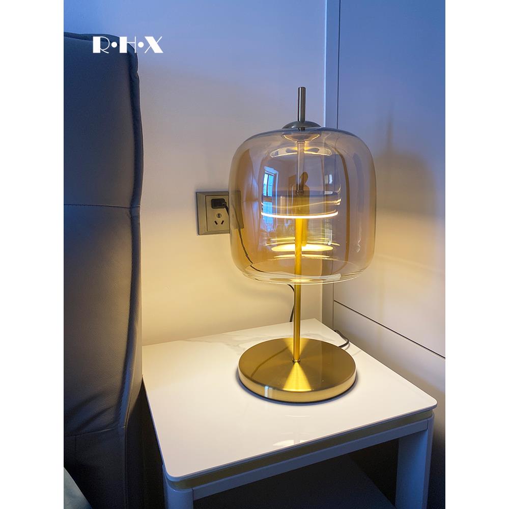 现代简约玻璃艺术台灯设计师轻奢家用客厅角几卧室床头氛围装饰灯