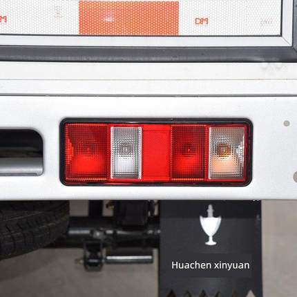 适用新款华晨鑫源金杯单双排货车T30 T32后尾灯总成后车灯刹车灯