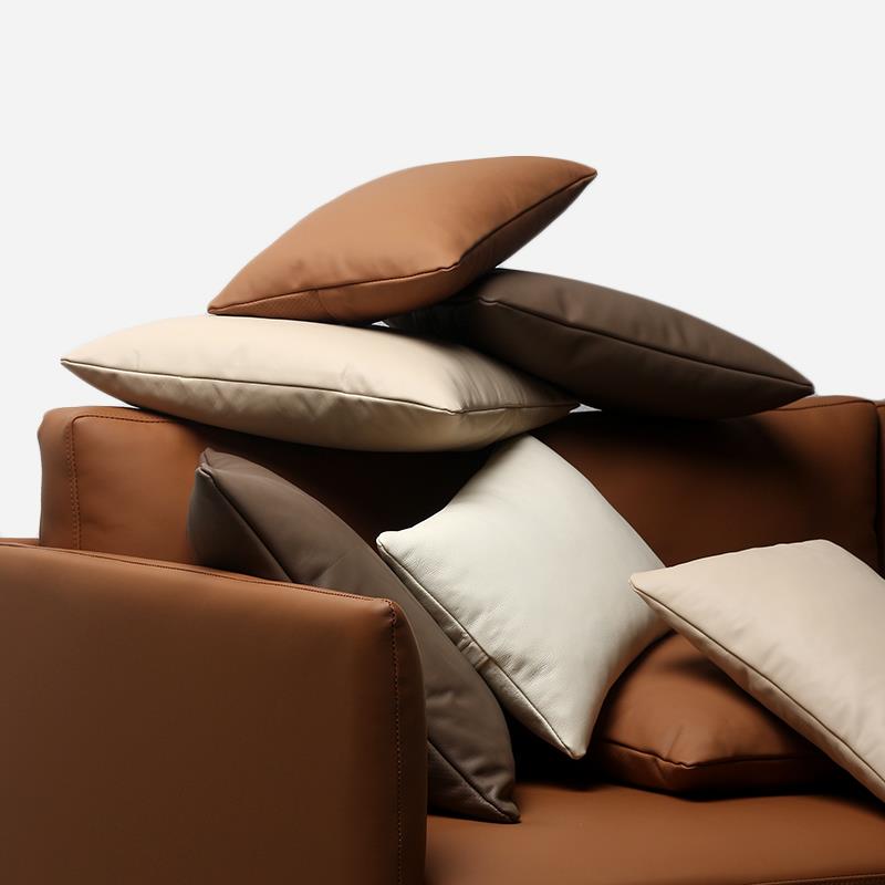纳帕头层牛皮抱枕客厅沙发奶咖真皮靠垫办公室羽绒护腰枕方形靠包