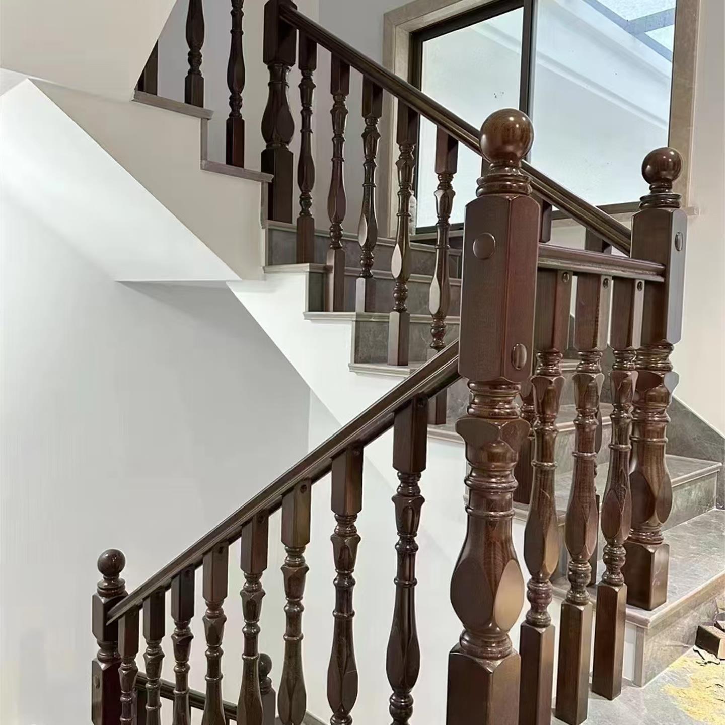 欧式轻奢实木楼梯扶手阳台围栏家装烤漆简约别墅楼梯栏杆柱包安装