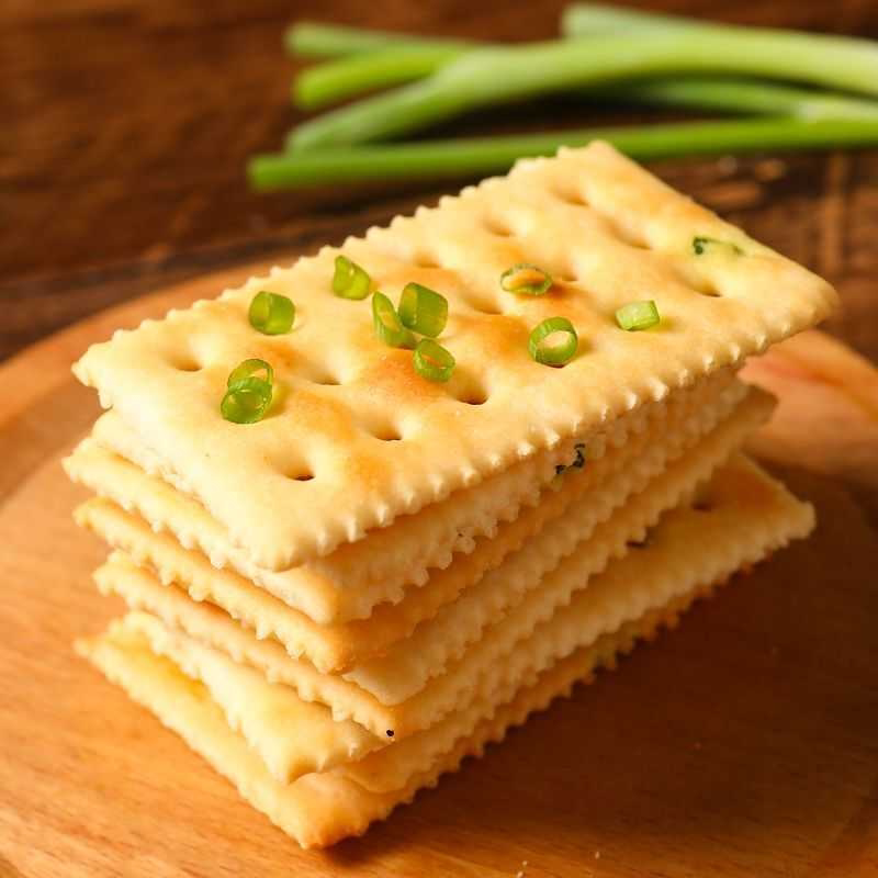 香葱苏打饼干整箱葱香咸味梳打小饼干休闲零食吃货休闲小零食批发