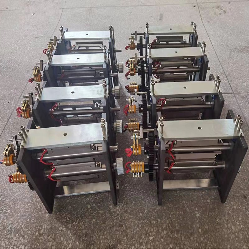 热销枕式包装机零件拉膜轮制袋器生产日期打码机刀片座皮带五金立