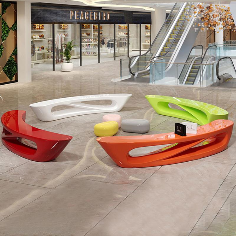 玻璃钢休闲座椅商场月亮造型椅子多人休息区长椅户外公园弧形坐凳