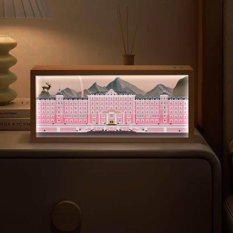 布达佩斯大饭店灯光画卧室床头小夜灯客厅电视柜创意建筑相框摆件