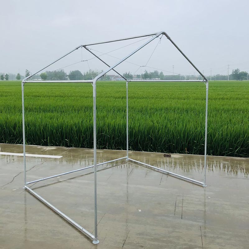 热销镀锌钢管斜面尖顶小屋多肉蔬菜保温花房保温棚遮阳养殖雨棚可