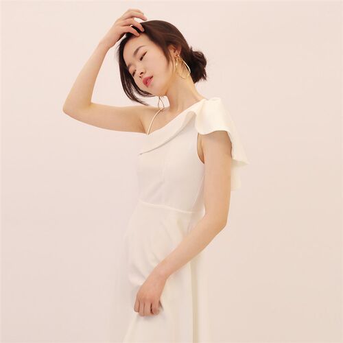新品TANSSHOP2021新品粉色礼服裙 简约单肩吊带斜肩A字裙大摆裙连