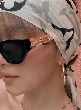 欧美新款潮流框太阳眼镜链条镜腿潮拍遮阳墨镜女士猫眼凹造型墨镜