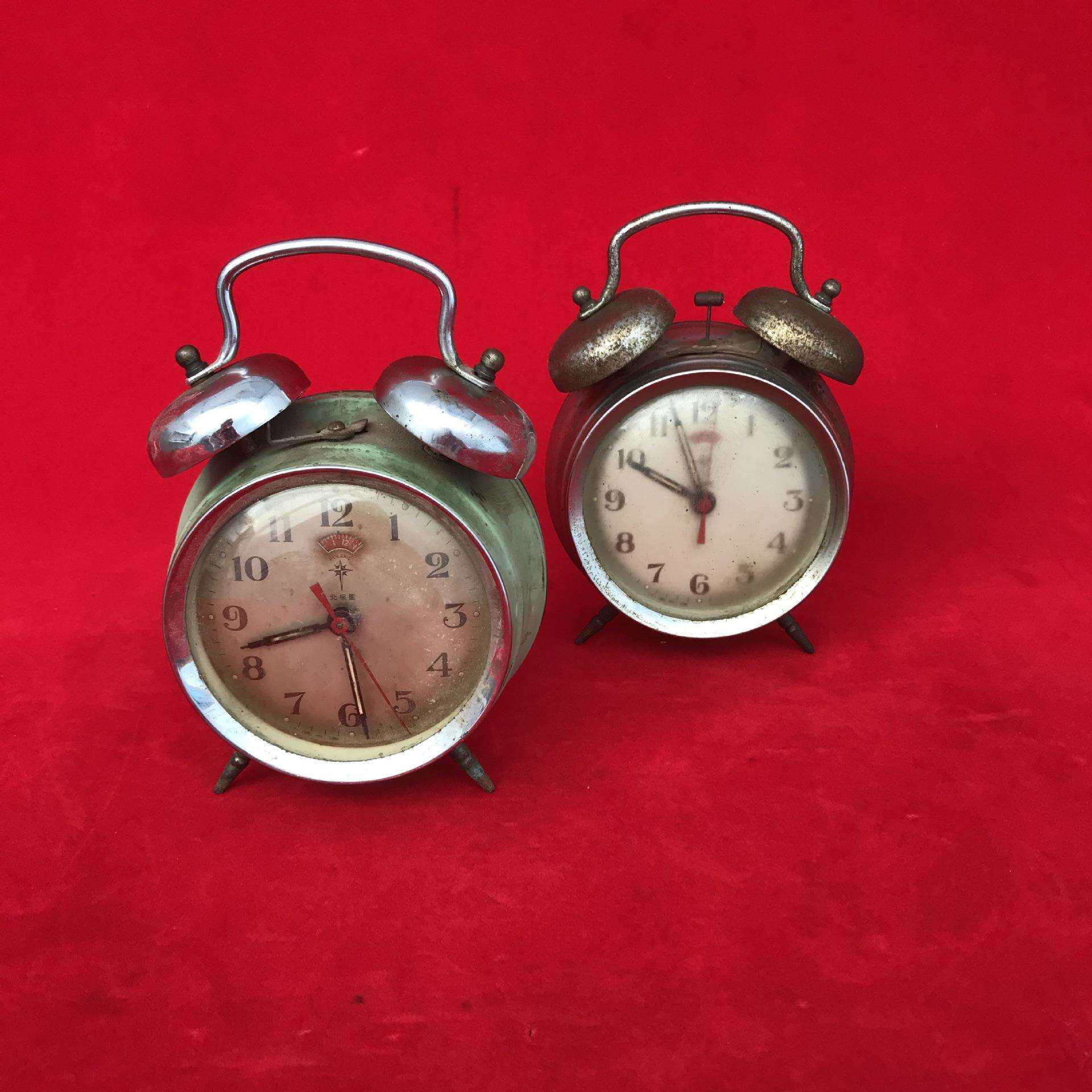 民俗老物件民国老钟表小闹钟收藏座钟杂项老东西旧货古董怀旧摆件