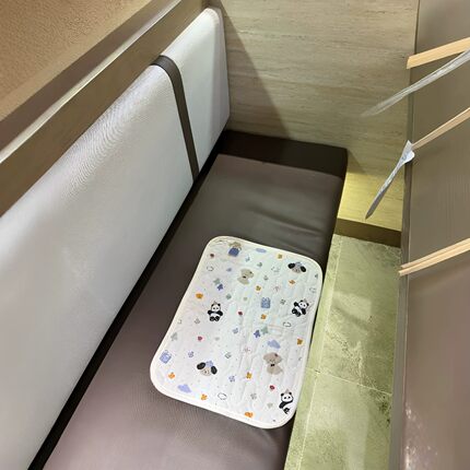 短裙坐垫外出携带迷你便携隔脏小垫子折叠便携椅垫舒适透气防汗垫