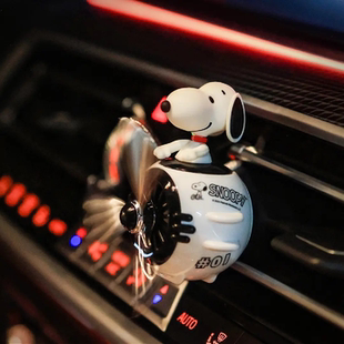 史努比车载香薰膏出风口装饰品摆件挂件香水内饰持久留香高档飞机