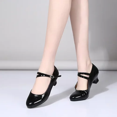 新款女软底中跟成人跳舞鞋广场舞