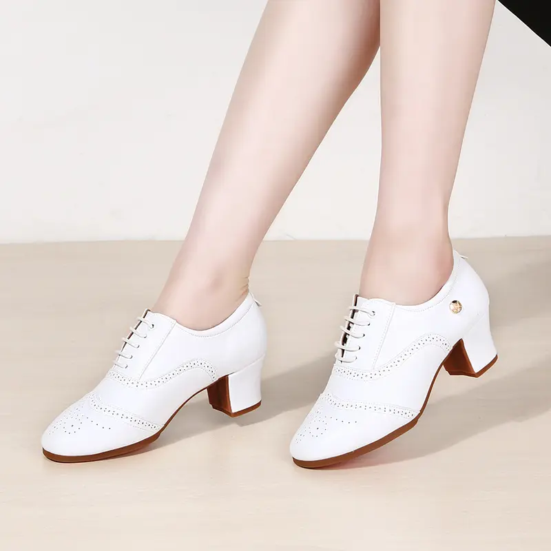 新款拉丁舞鞋女形体舞真超纤软底中跟皮广场交谊水兵跳舞蹈鞋2025