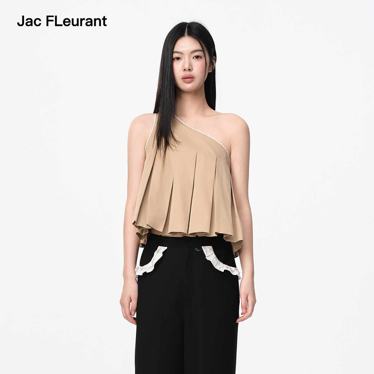 JAC FLEURANT2025春夏新品卡其色蕾丝边百褶斜肩上衣百搭
