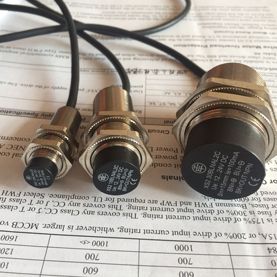 扶手带传感器测速开关梯级缺失光电感应器电梯配件XS230BLNAL2C