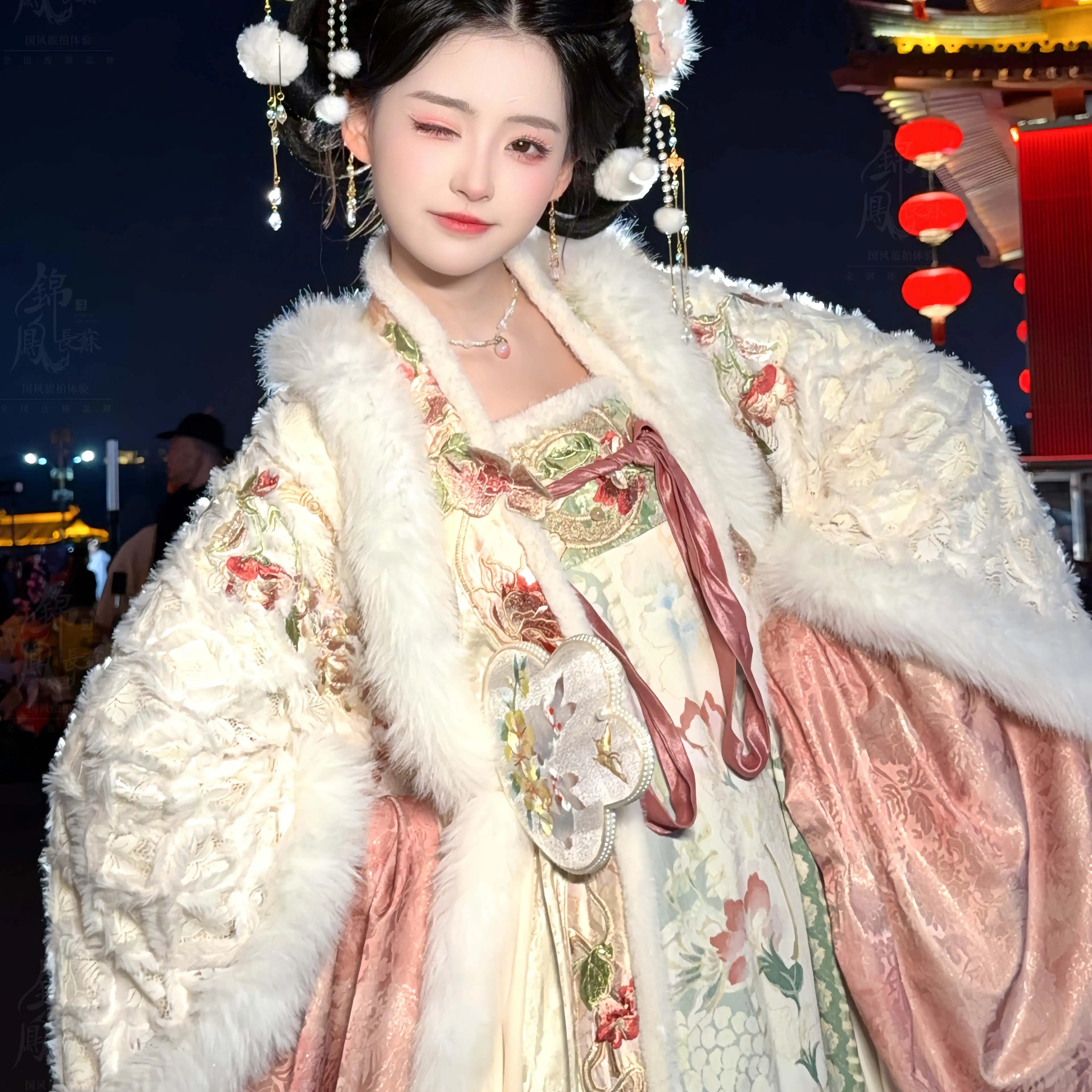 新中式冬汉服，绒暖雅致显国风