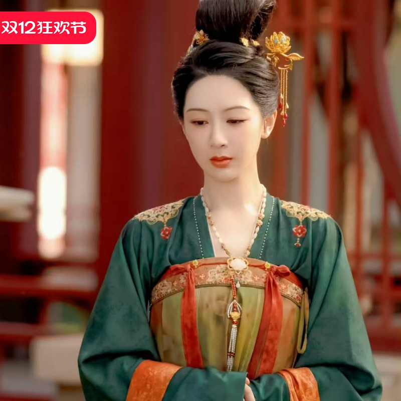 一袭汉服惊艳时光古韵自来