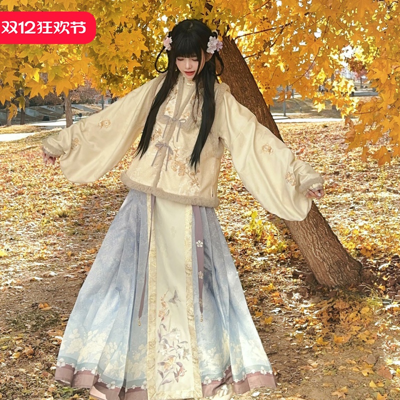 一袭汉服惊艳时光古韵自来