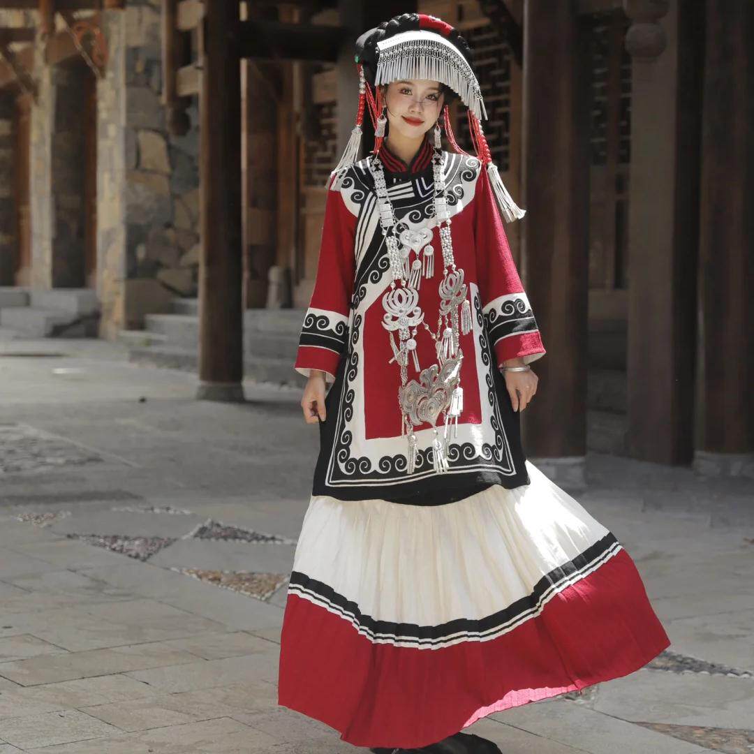 彝族女服装少数民族苗疆少女套装红色新娘婚服火把节云南旅拍套装