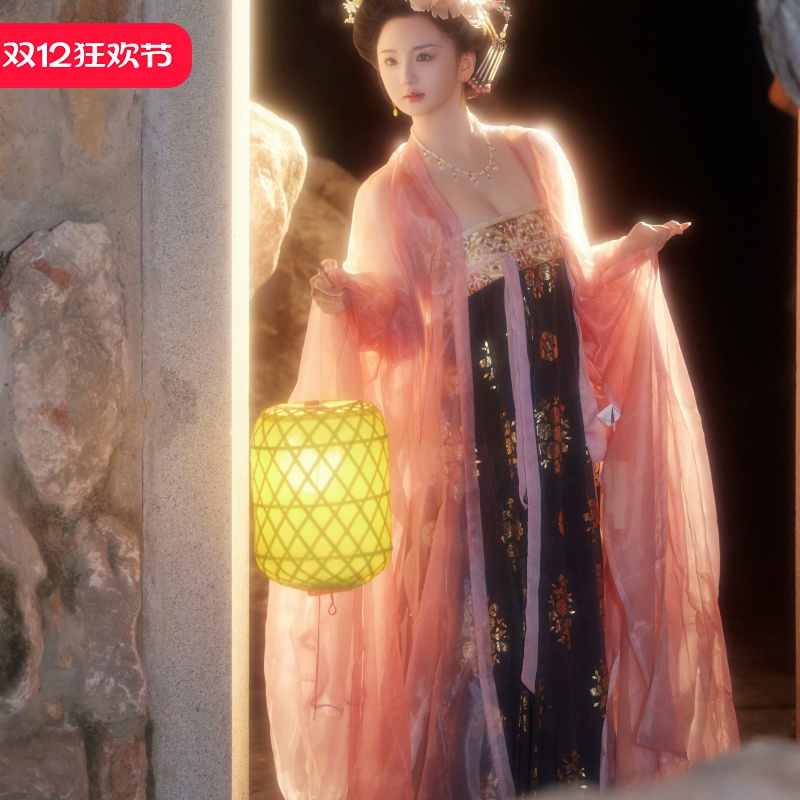 一袭汉服惊艳时光古韵自来