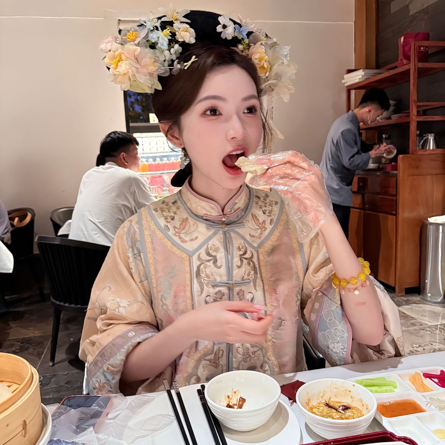 好强的生命力好活泼的格格服