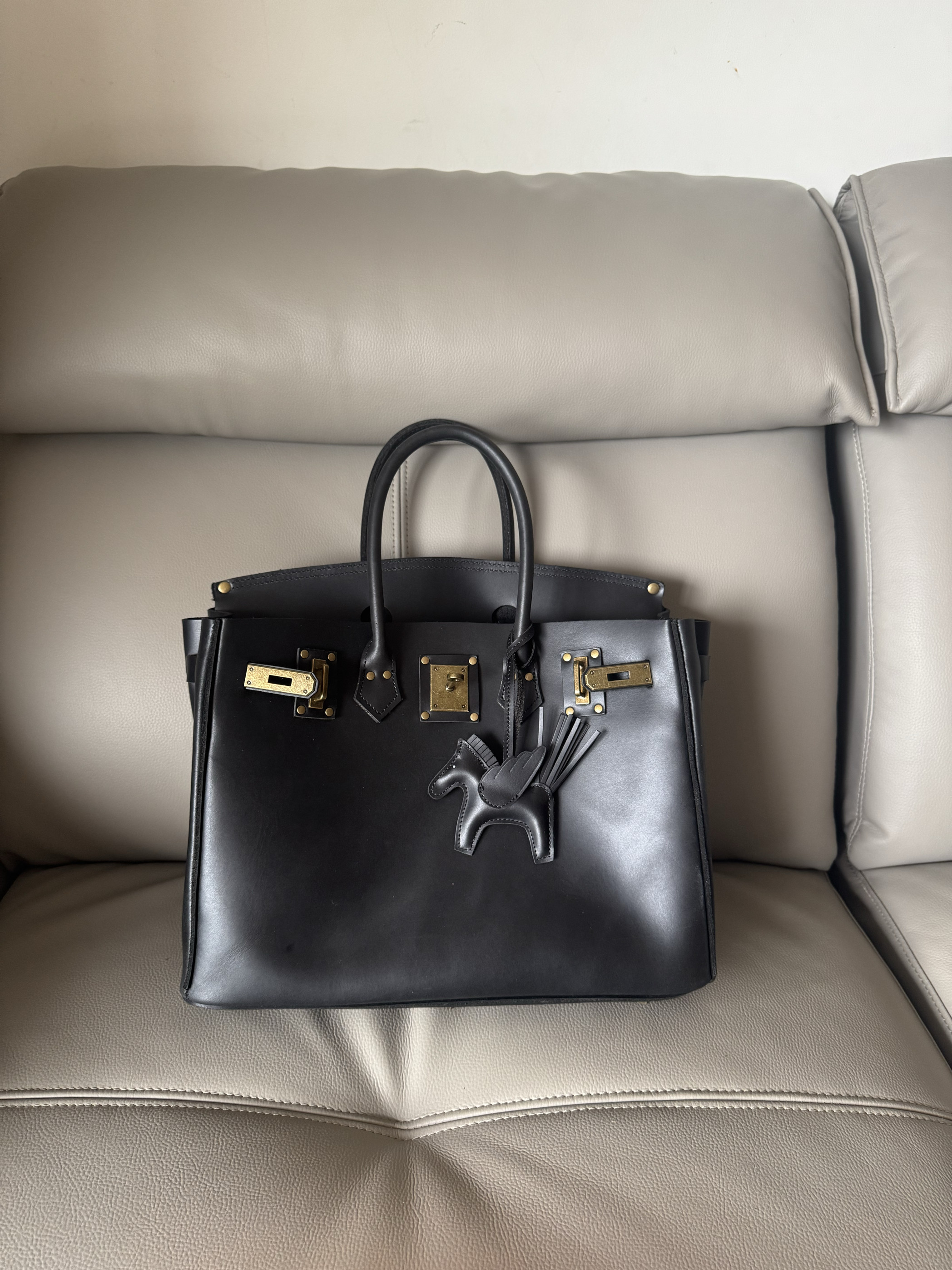 thumbnail for Cilnhu2025 Retro 1985 Old Money Style JB Same Glossy Black 35cm High-End Large-Capacity Handbag