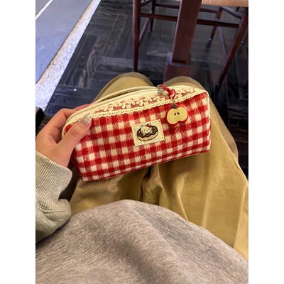 笔袋高颜值ins风女生2025新款设计感小众不撞款猫可爱格子蕾丝