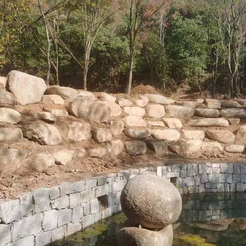 景观黄石矿山直发黄石假山叠水大型景观石驳岸护坡挡墙用景观石