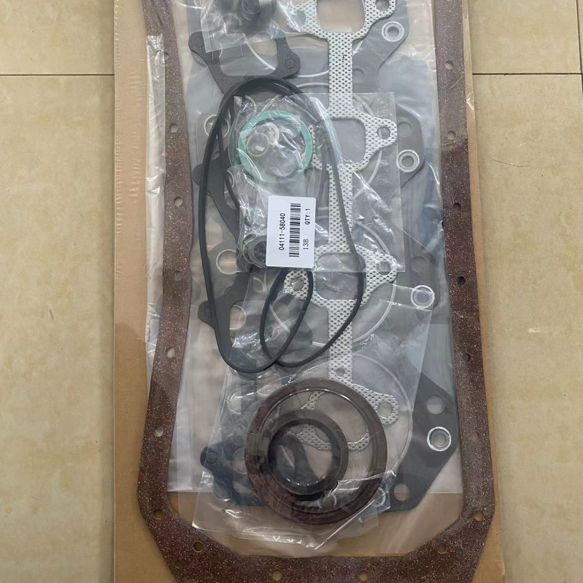 批发汽车零件发动机气缸垫垫片组04111-58040适用于COASTER