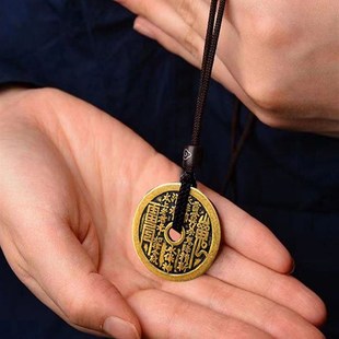 瑞卡大尺寸山花鬼铜钱加厚新中式项链配饰山鬼花钱祥云吊坠纯黄铜