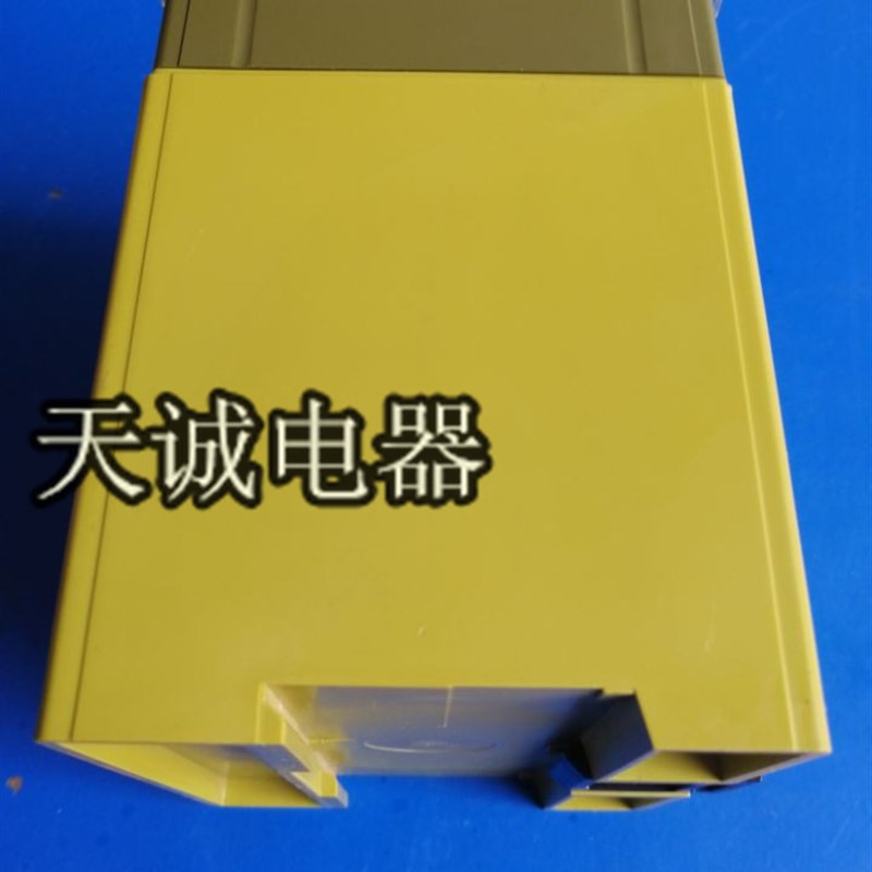 皮尔兹安全继电器PNOZ 1 3S/1O 474690 12VDC 3.5W议价