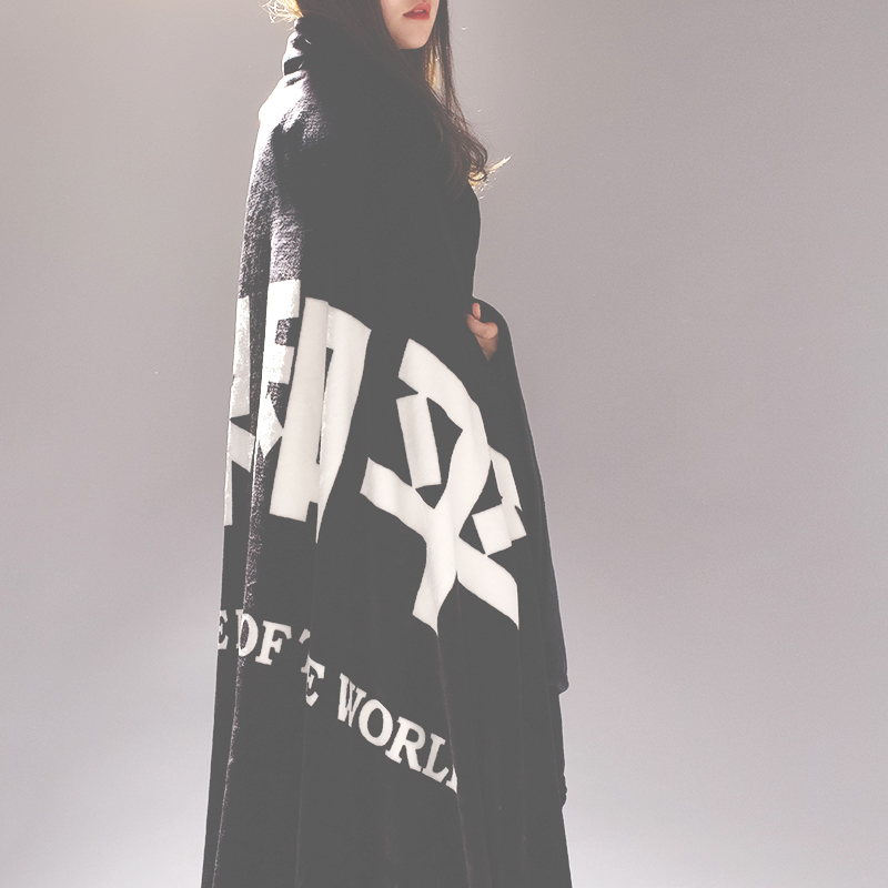 网红潮流法兰绒空调毯旅行被沙发午睡毛毯加厚休闲毯子车用暖毯