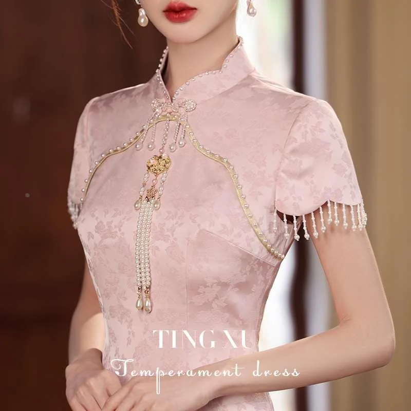 婷絮《婉芸》旗袍2024新款改高端中式新良敬酒服粉色订婚礼服新品