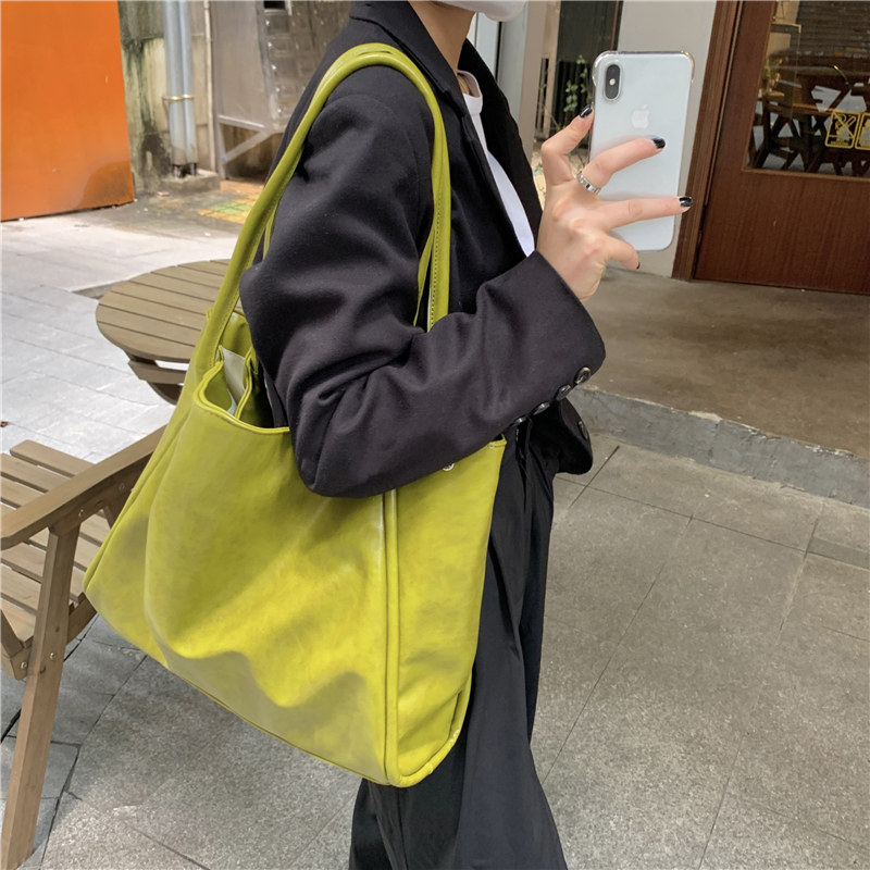 日韩大容量软皮手提大包2021小众设计绿色pu托特包休闲百搭单肩包
