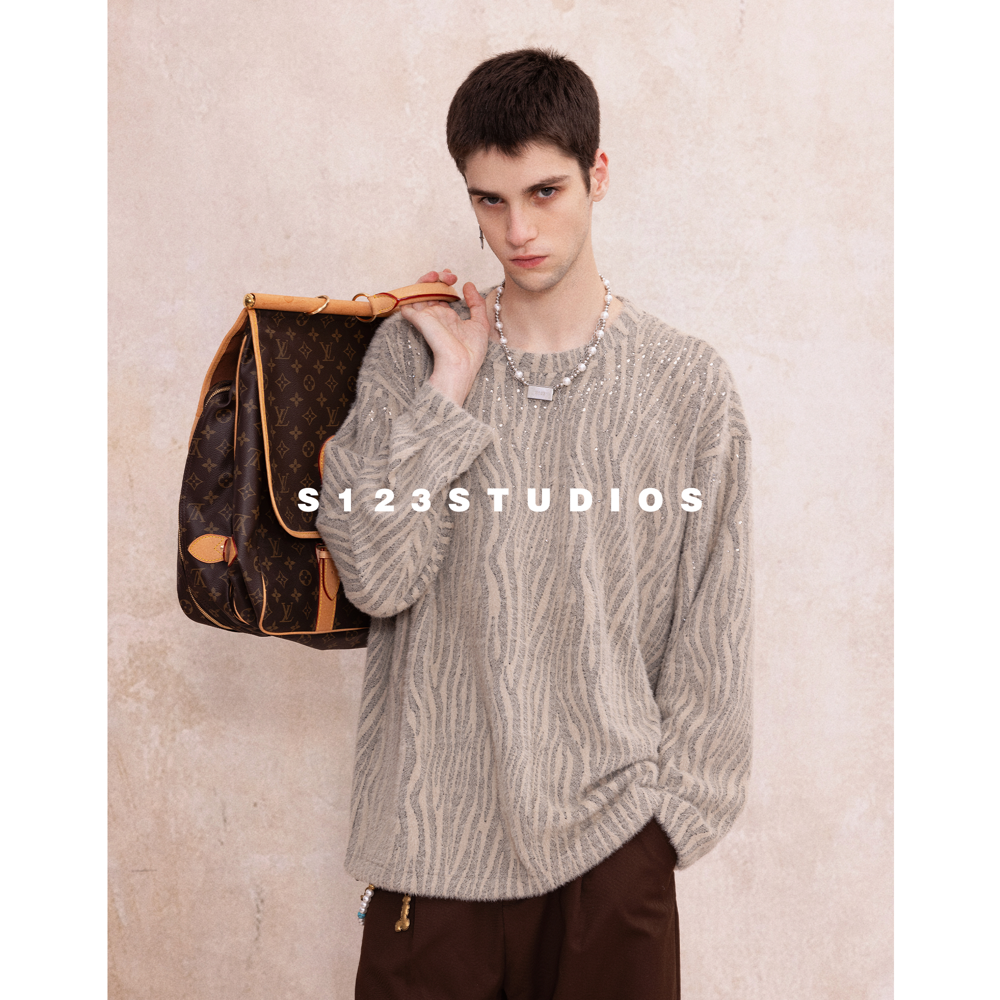 S123 云感条纹烫钻圆领毛衣男秋季美式潮牌针织衫上衣潮