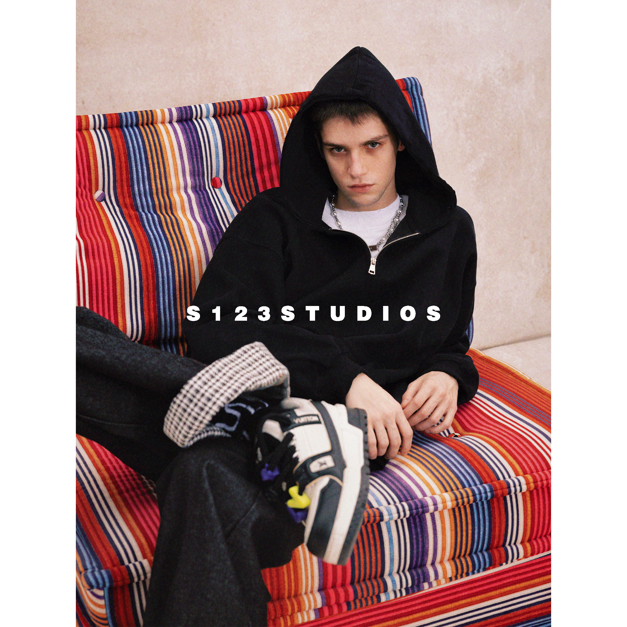 美式休闲纯色连帽拉链卫衣开衫