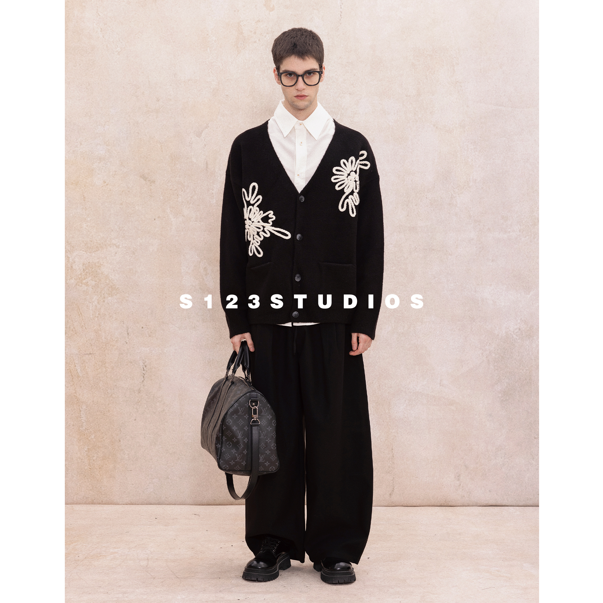 学院风花卉绣花针织开衫