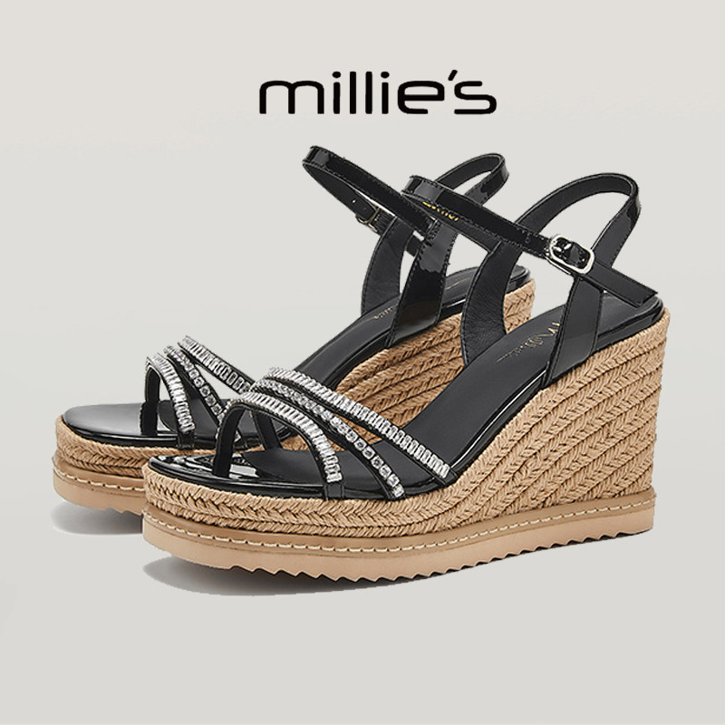 MILLIE'S/妙丽2026超火水钻高跟凉鞋女夏坡跟一字扣带不累脚绝美