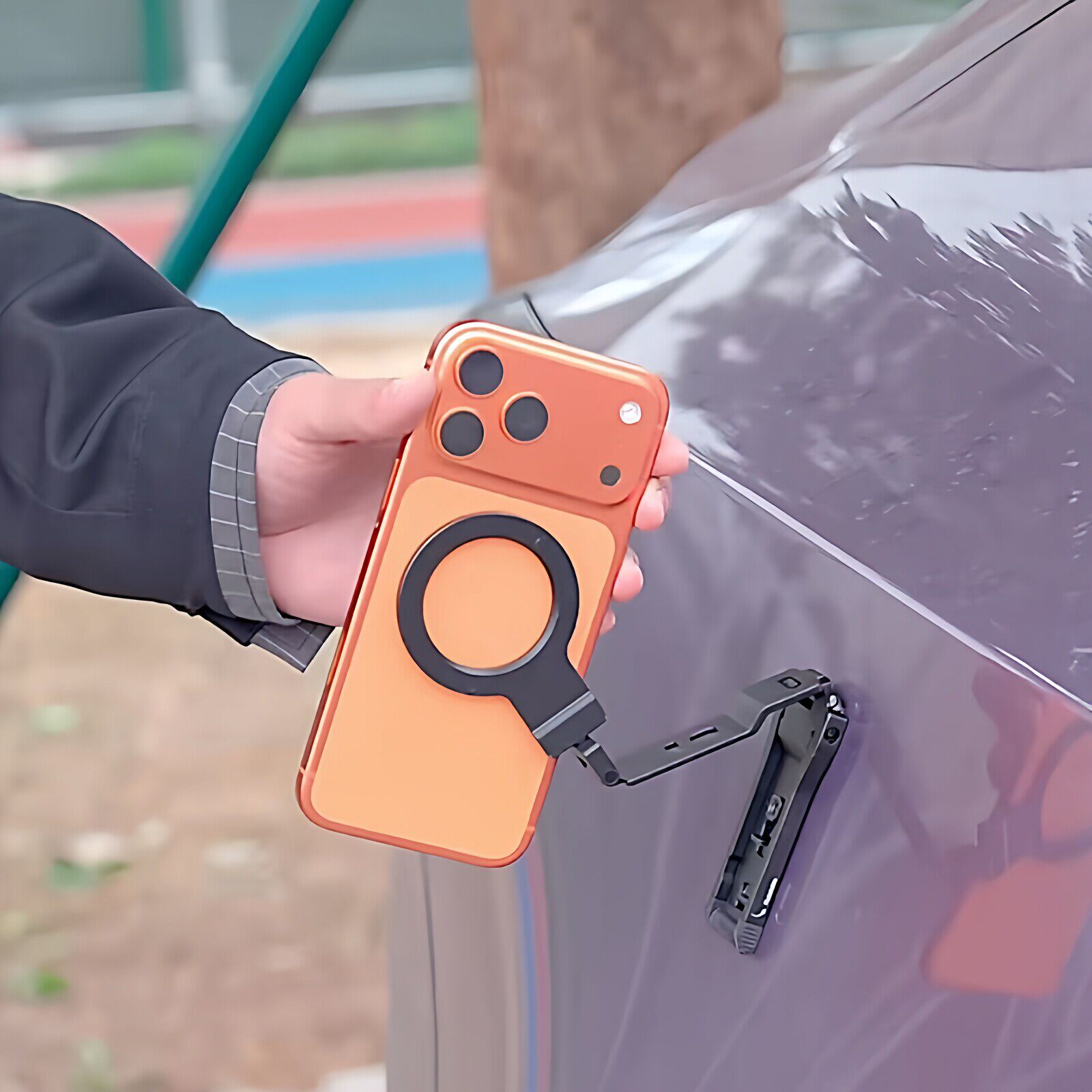 磁吸登山扣手机支架旅行拍照神器可旋转随身便携户外直播手机固定