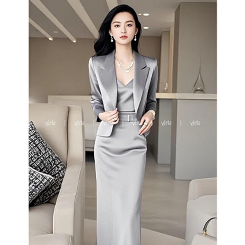 又a又飒女装套装轻奢高级感女人味气质灰色外套半身裙职业两件套