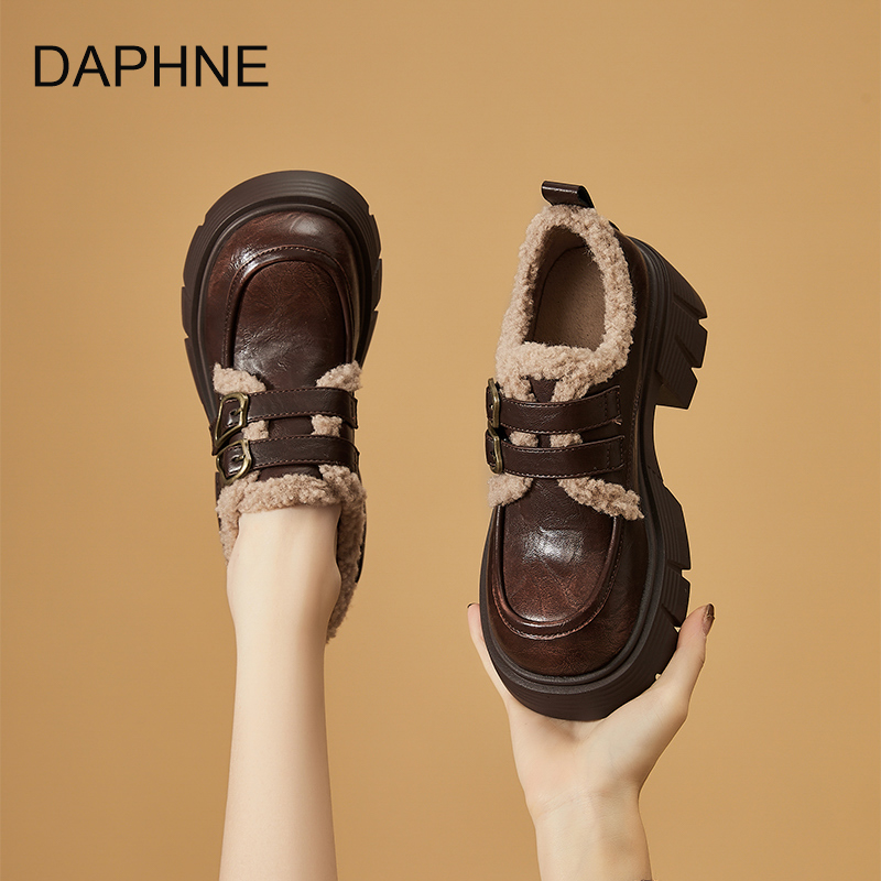 达芙妮冬季真皮加绒乐福鞋