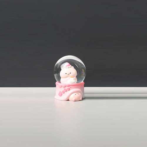 新款直销萌宠可爱呜呼猪迷你发光水晶球摆件家居卧室桌面装饰品送