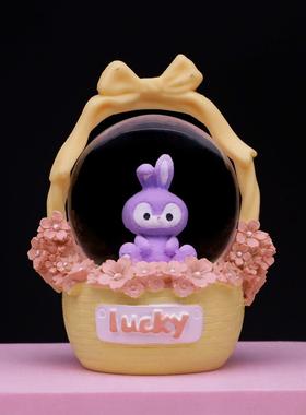 直销新款可爱卡通摇篮兔小号水晶球树脂工艺摆件飘雪发光礼物精品