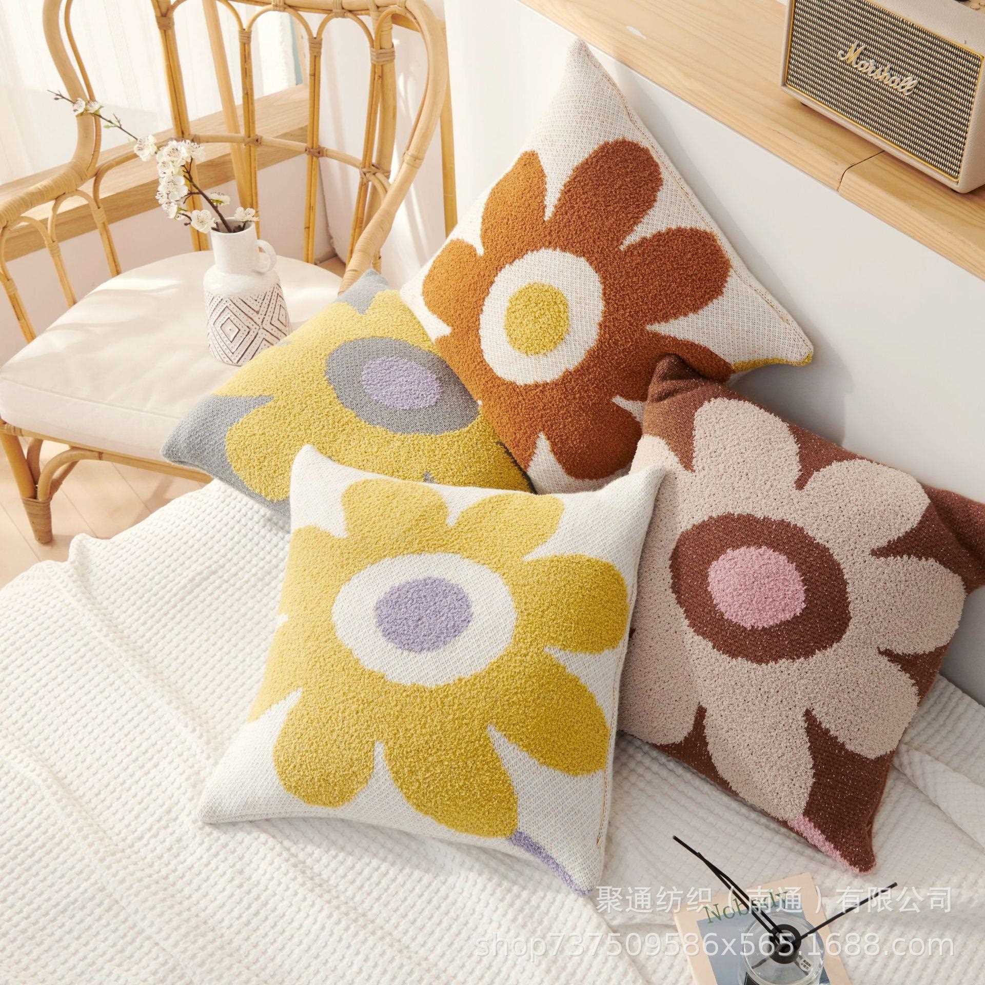 直销新款ins风软萌花朵立体半边绒抱枕套靠垫沙发花瓣坐垫针织靠