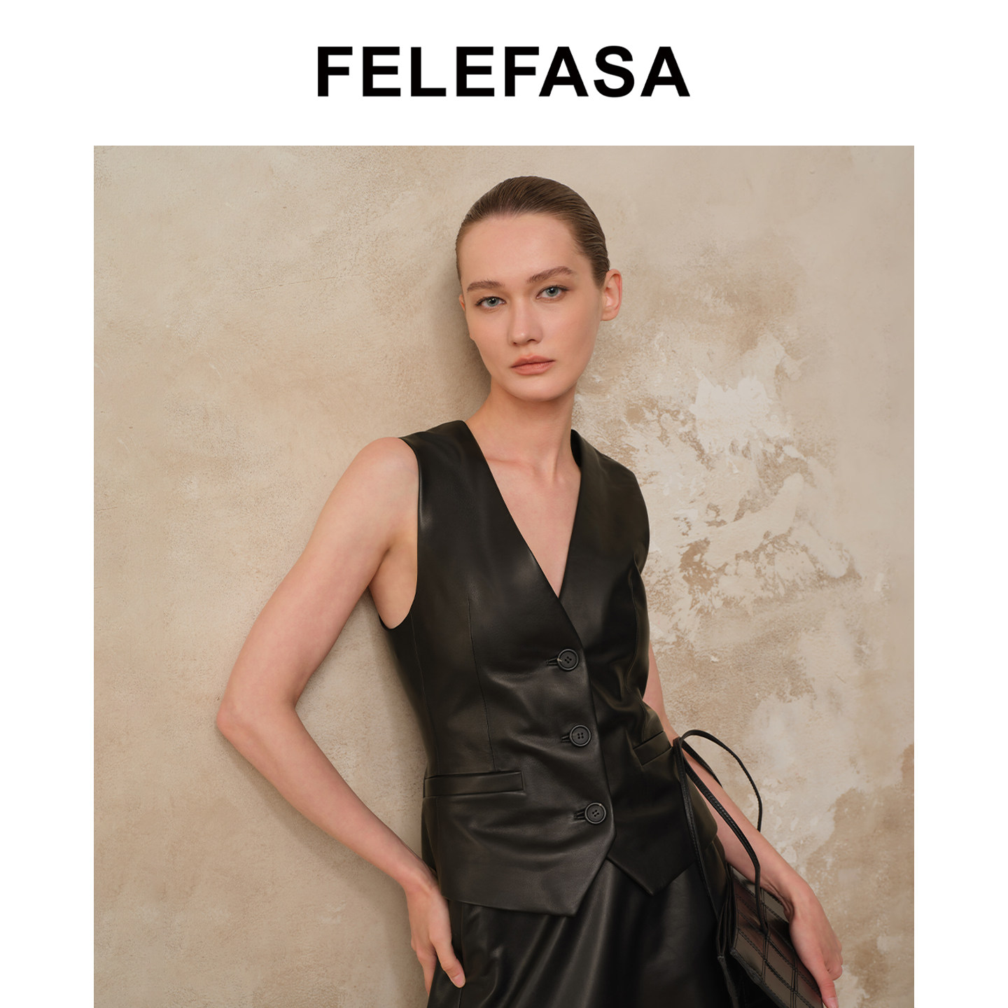 FELEFASA斐梵萨秋女装 Bonaudo羊皮修身v领马甲皮衣外套