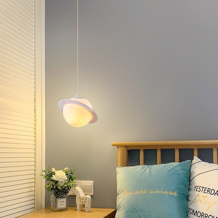 直销新款浪漫星球土星吊灯床头玄关创意阳台卧室儿童房行星书房装