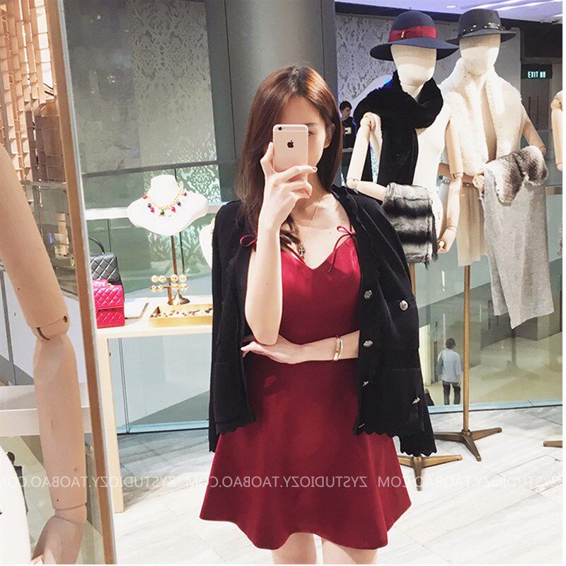 红色生日小礼裙蹦迪连衣裙短裙年会订婚礼服三亚蜜月度假拍照裙子