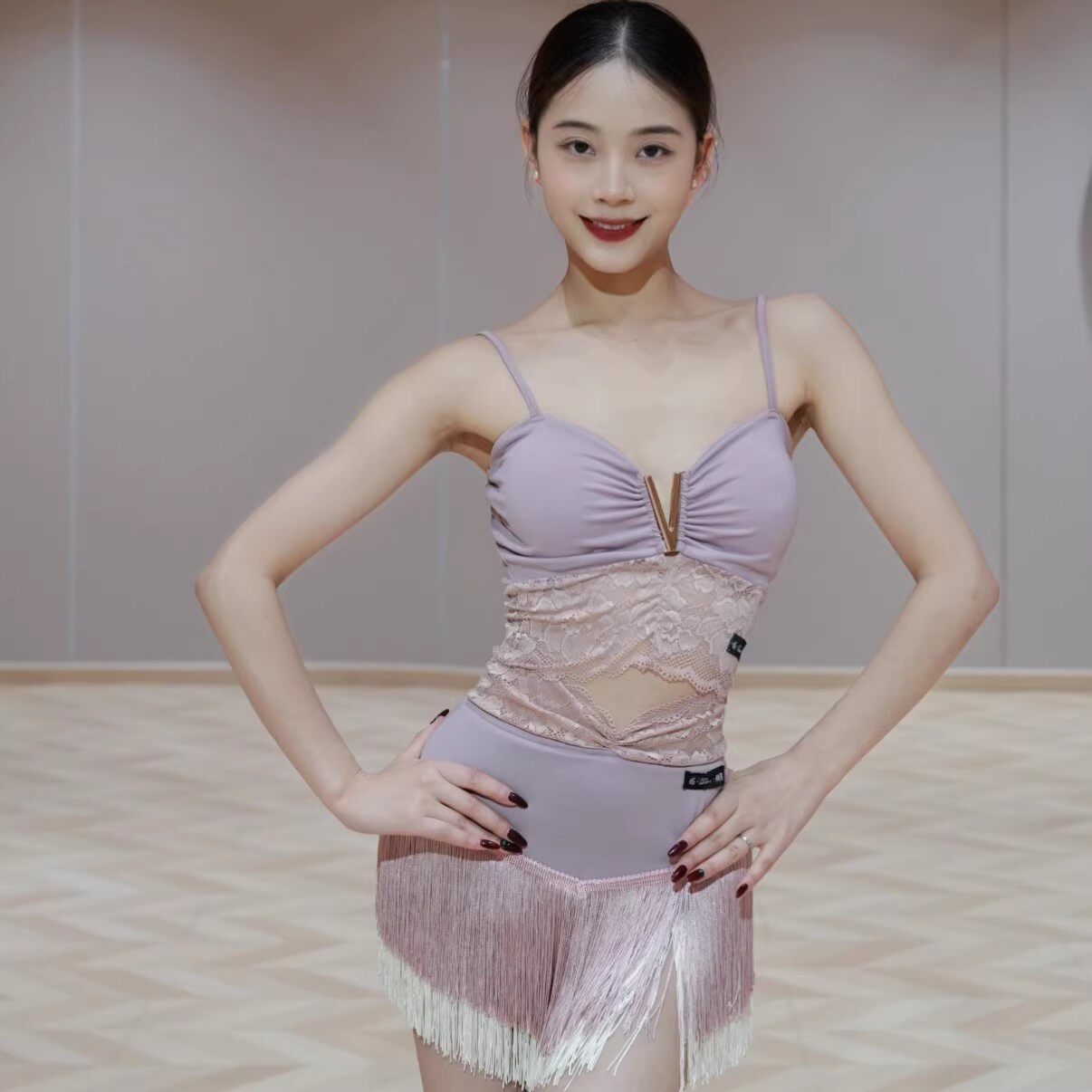 夏季新款拉丁服成人女吊带显瘦深V吊带短上衣流苏短裙套装练功服